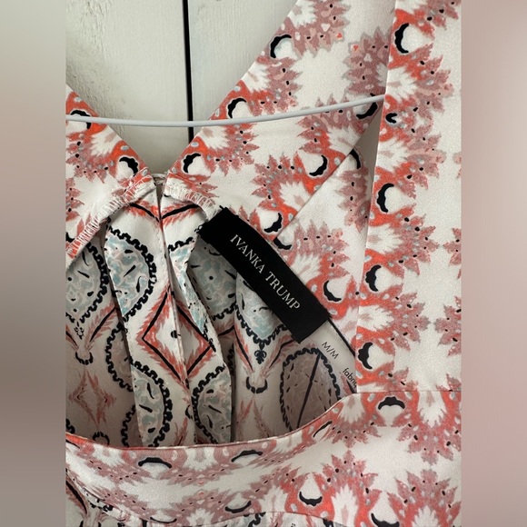 Printed Sleeveless Blouse - Picture 3 of 3